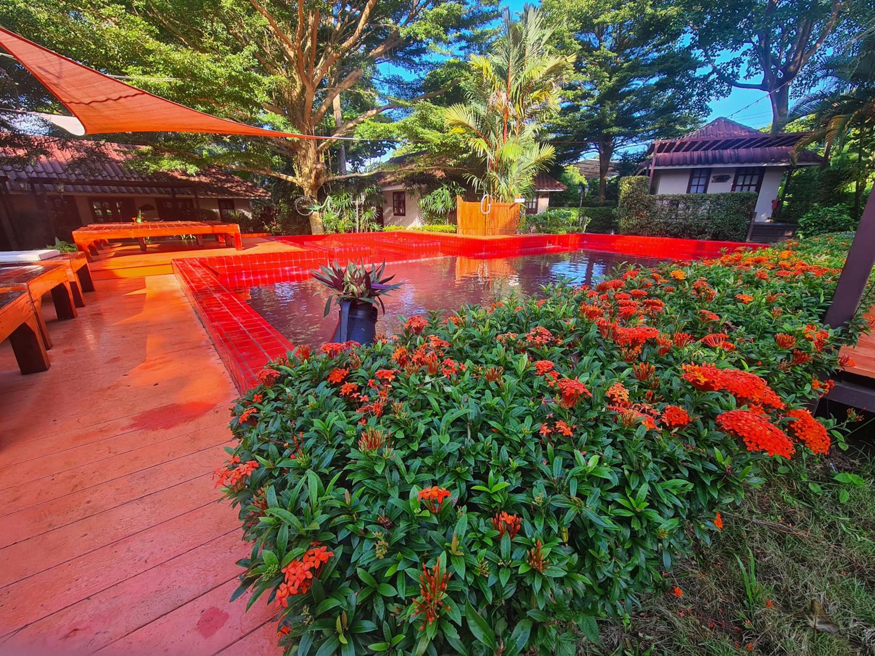 Red Moon Hideaway