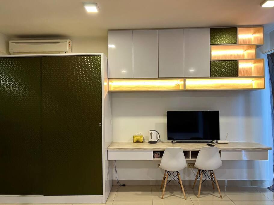 Warm Stay with Netflix l Trefoil Setia Alam photo 3