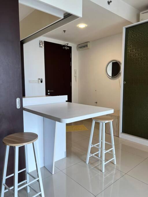 Warm Stay with Netflix l Trefoil Setia Alam photo 4