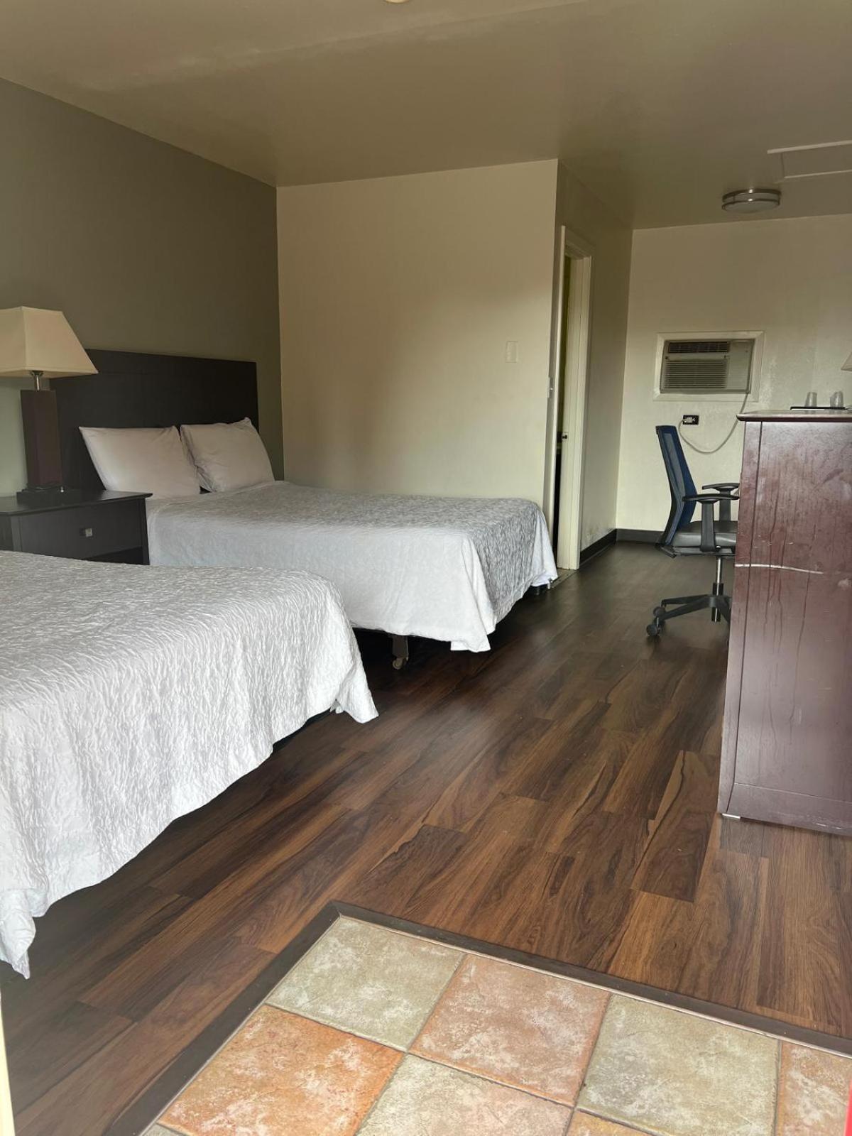 Riverside Motel