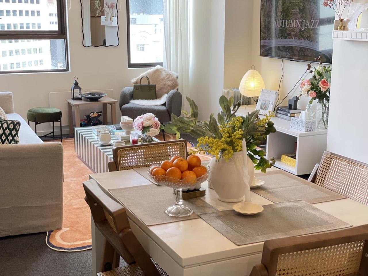 2BR CBD sunlit residence - Bourke Street shops