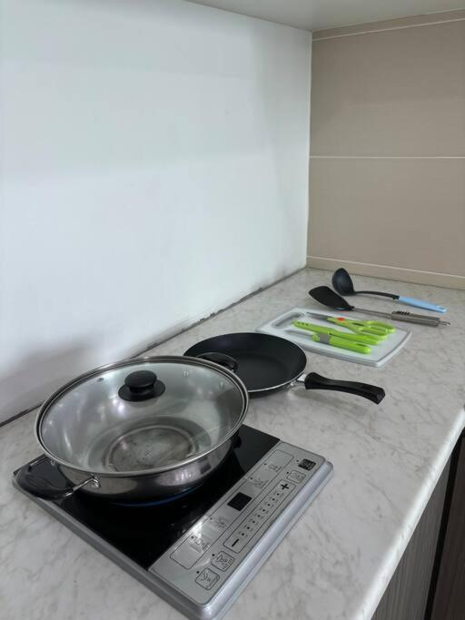 Mount Austin #Akademik Suite Modern Style 1-3Pax