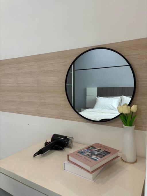Mount Austin #Akademik Suite Modern Style 1-3Pax