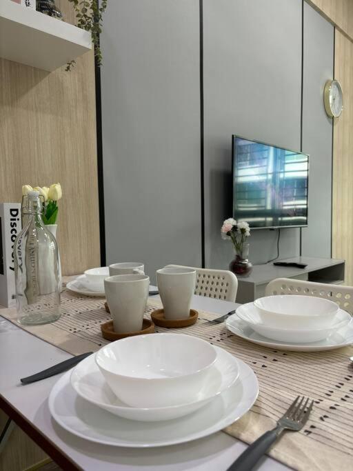 Mount Austin #Akademik Suite Modern Style 1-3Pax