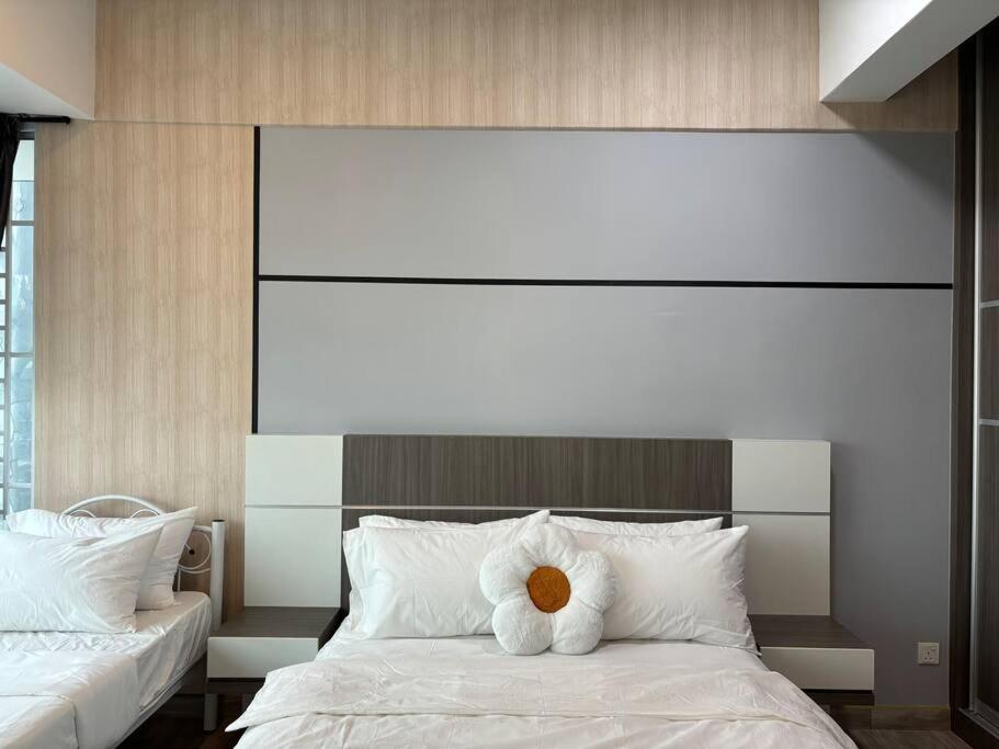 Mount Austin #Akademik Suite Modern Style 1-3Pax