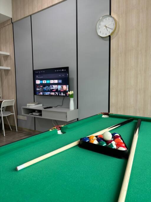 Mount Austin #Akademik Suite Modern Style 1-3Pax