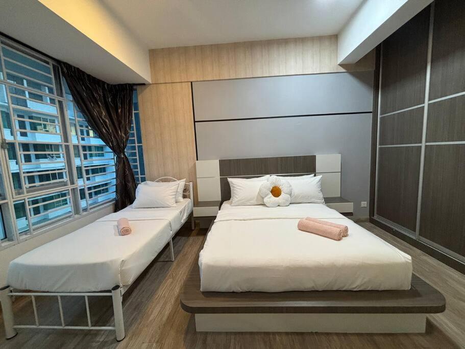 Mount Austin #Akademik Suite Modern Style 1-3Pax
