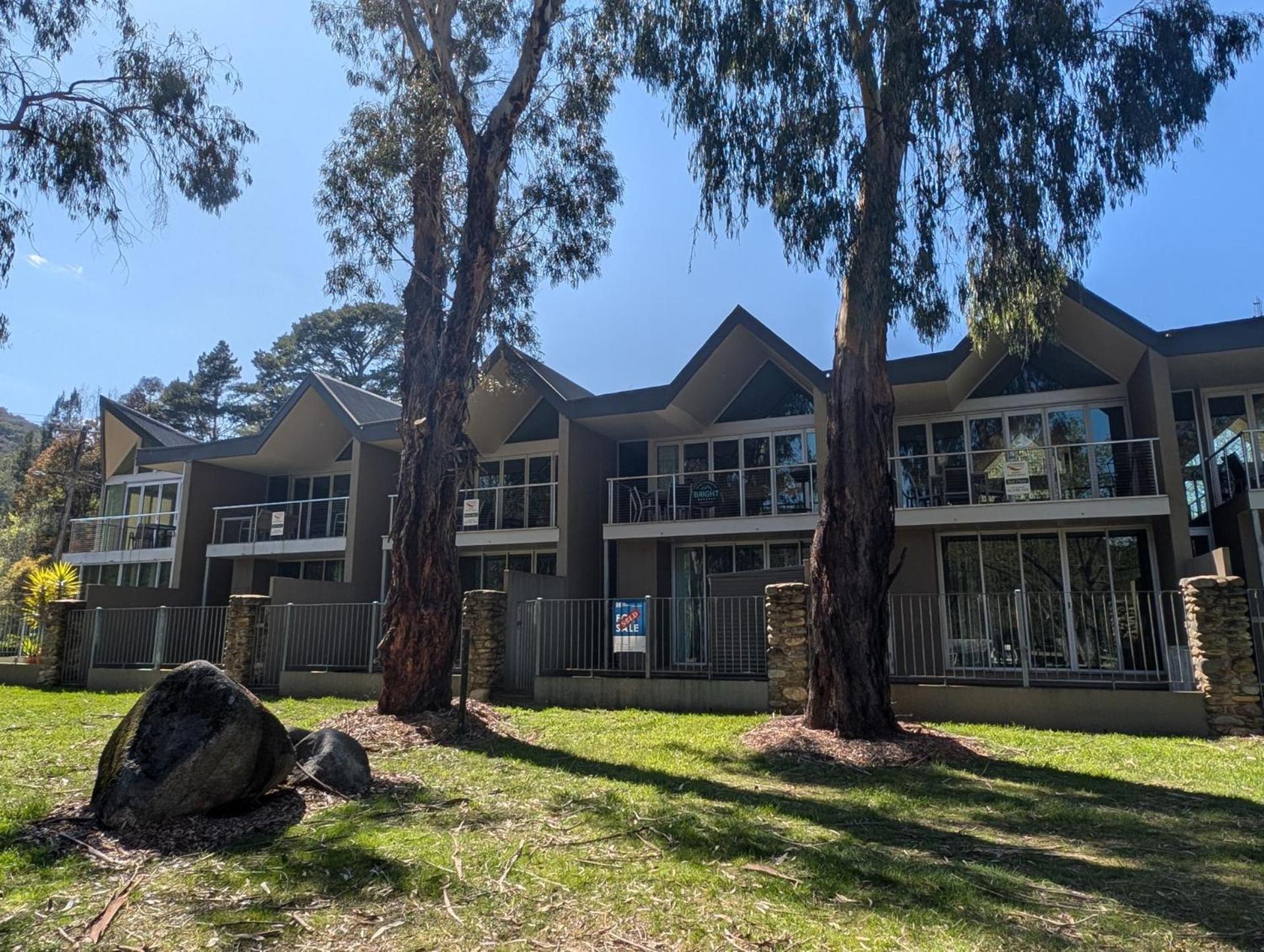 Unit 6 Centenary Park Townhouse