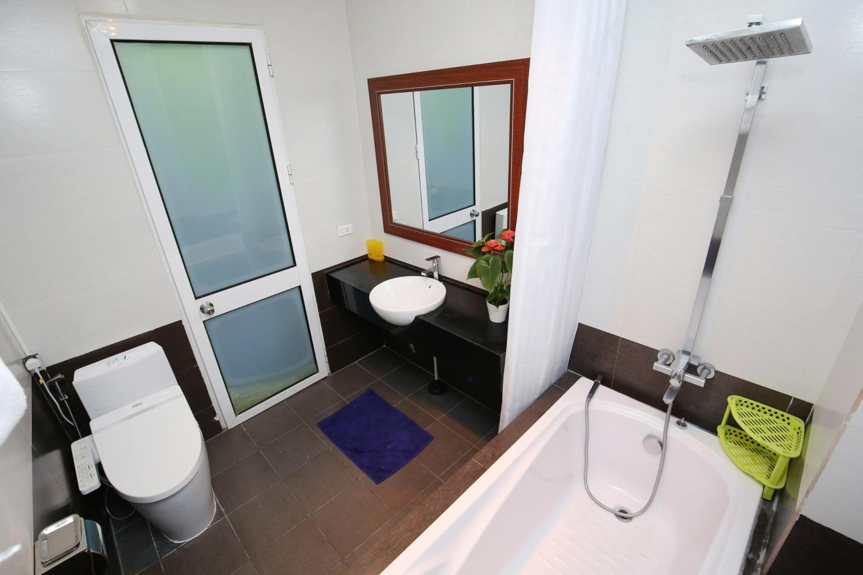 Sumitomo 3 Apartment for Japanese at 535 Kim Ma