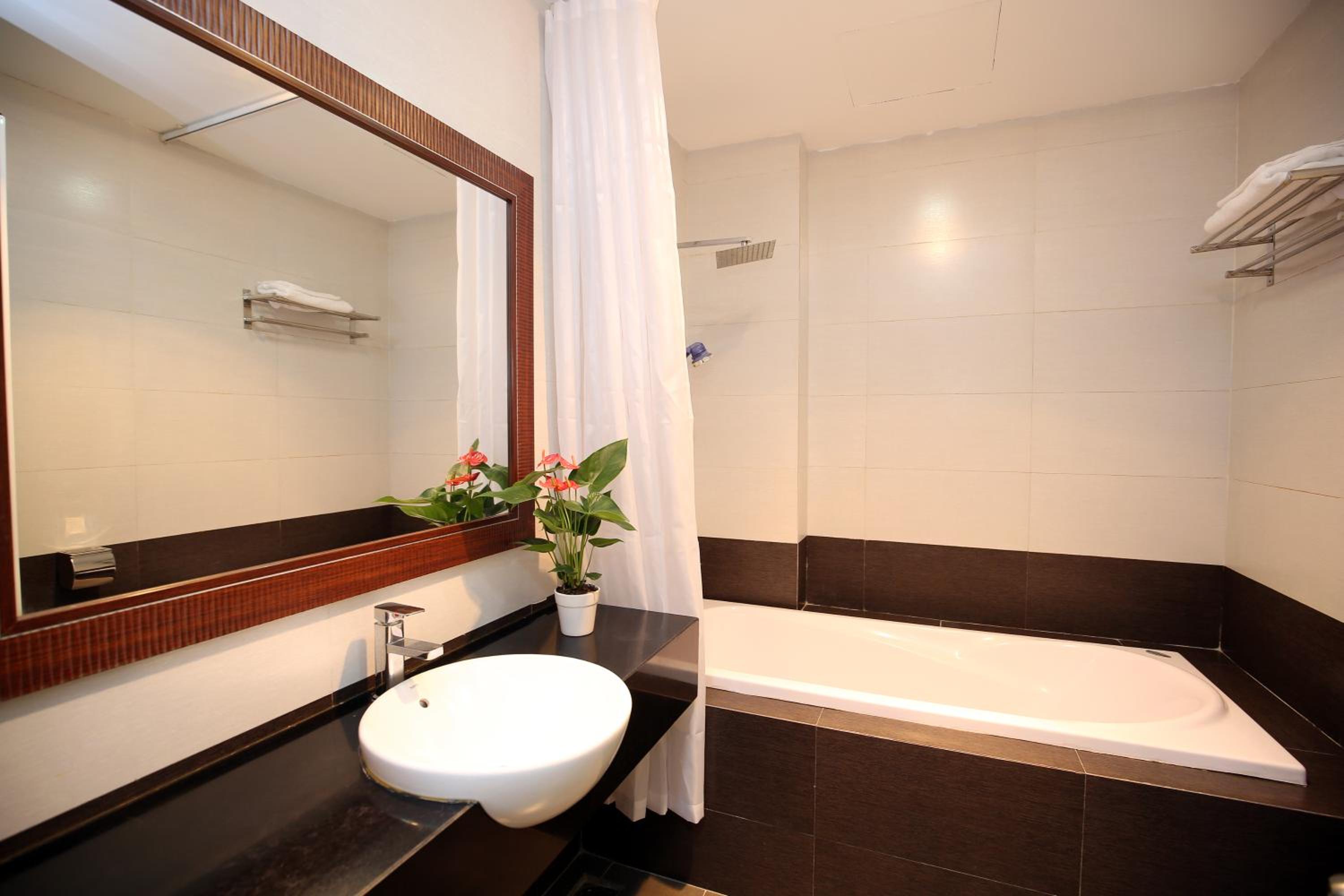 Sumitomo 3 Apartment for Japanese at 535 Kim Ma