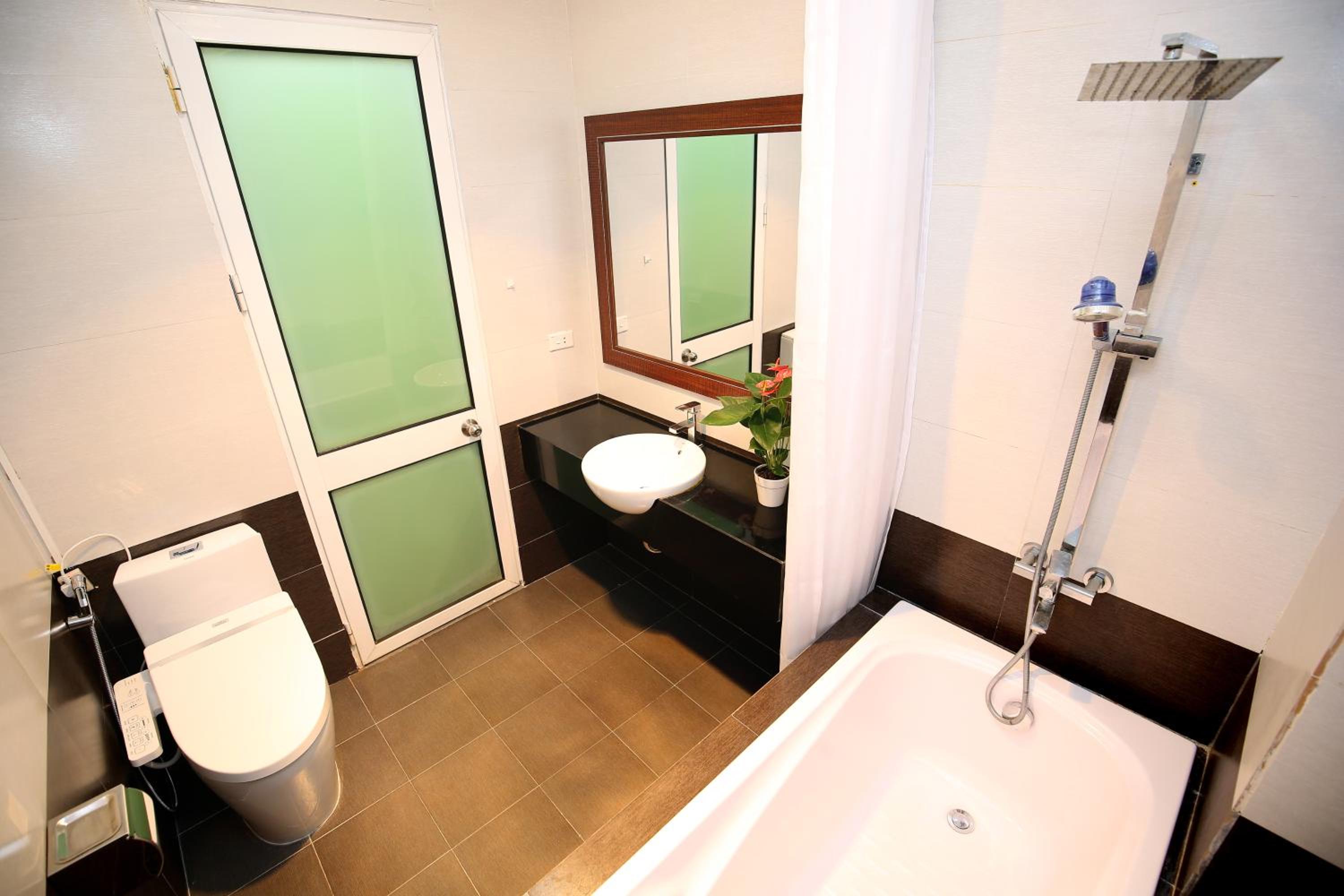 Sumitomo 3 Apartment for Japanese at 535 Kim Ma