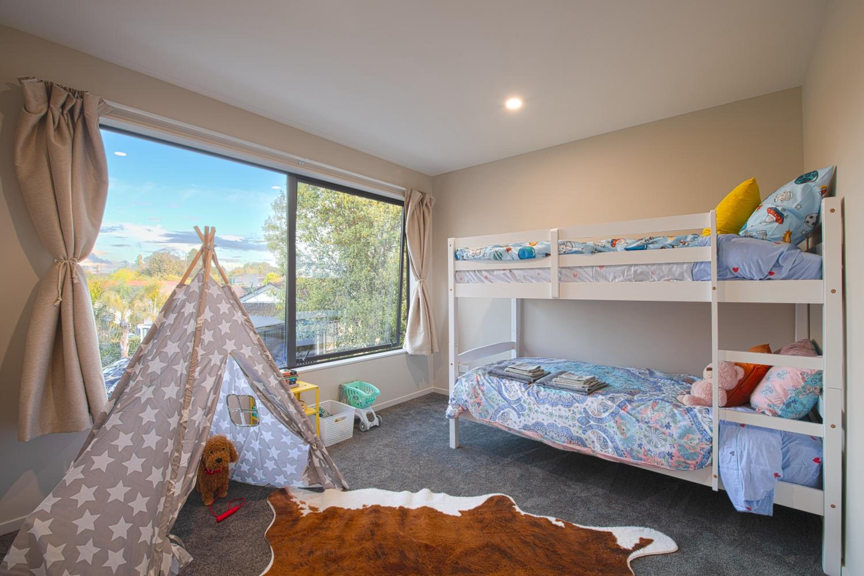 Stylish Family Parkside Escape near Westgate view 3