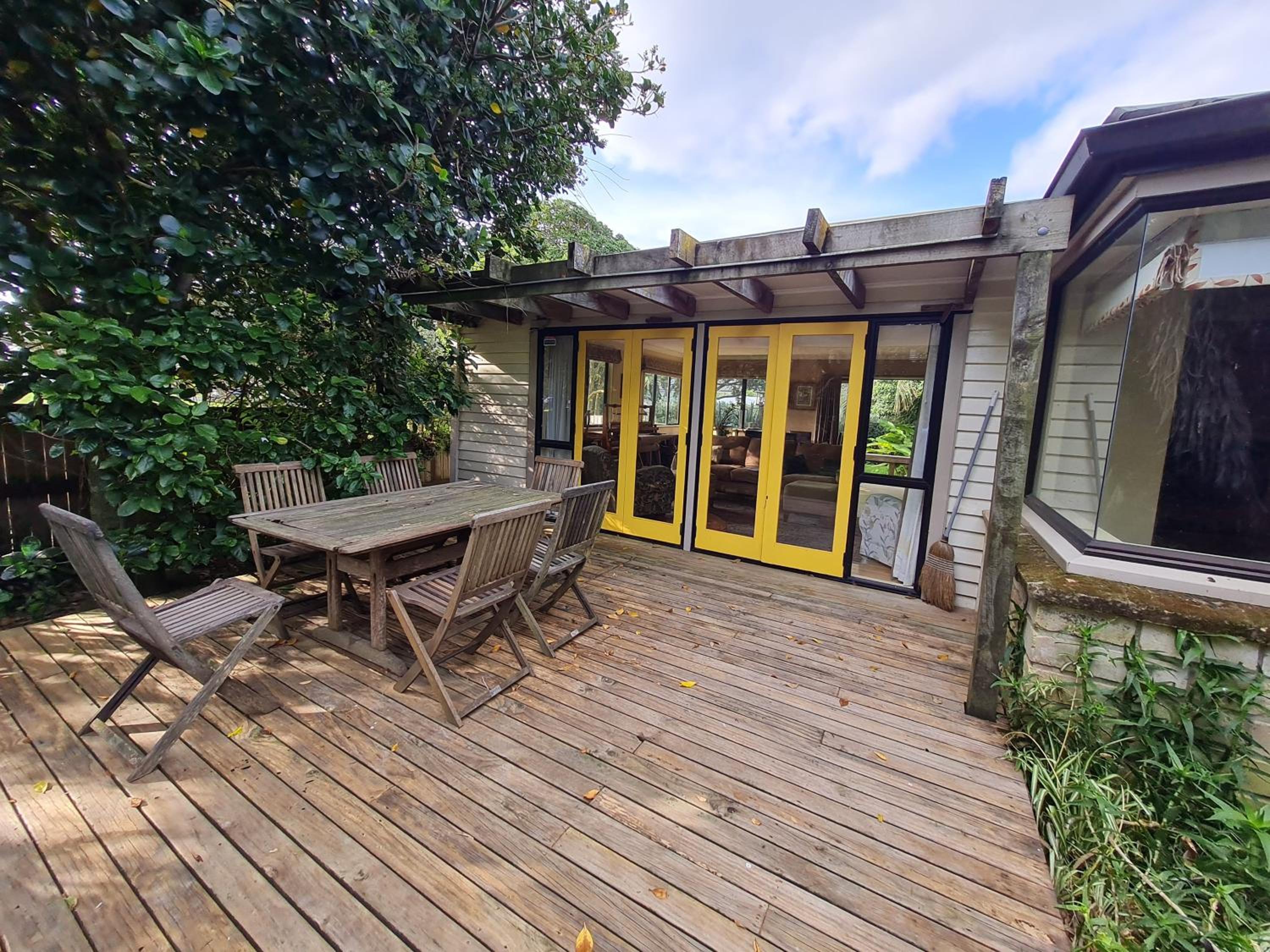 Surf and Sun Retreat - Mt Maunganui Holiday Home view 4