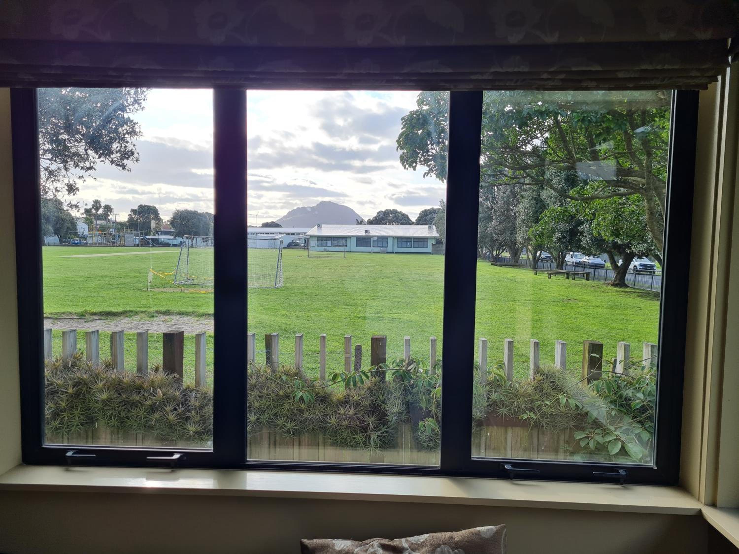 Surf and Sun Retreat - Mt Maunganui Holiday Home view 3