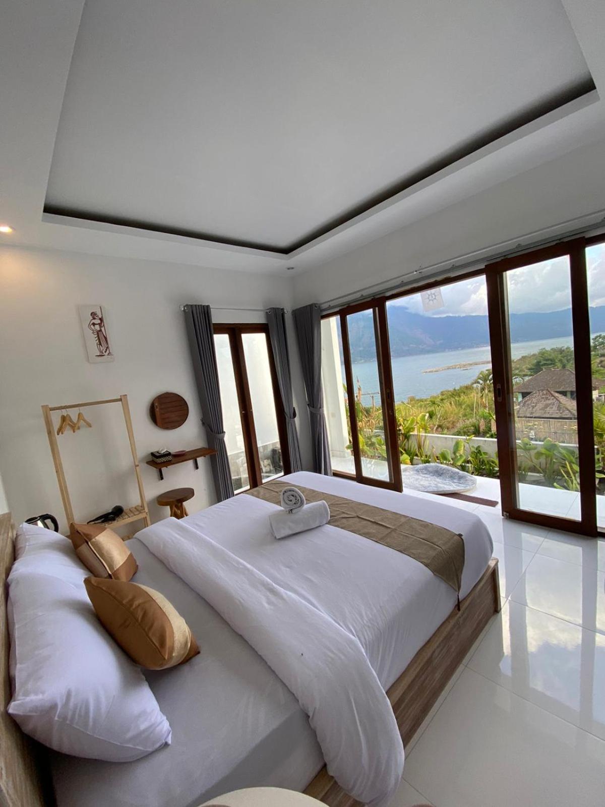 Kayana Lake View view 4