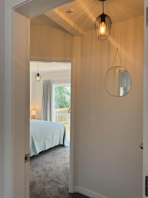 Central Hutt 2 Bedroom Gem view 3