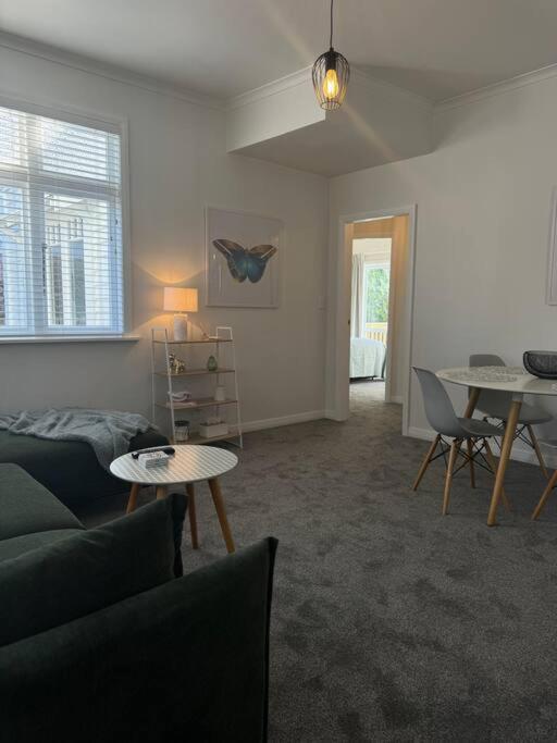 Central Hutt 2 Bedroom Gem view 5