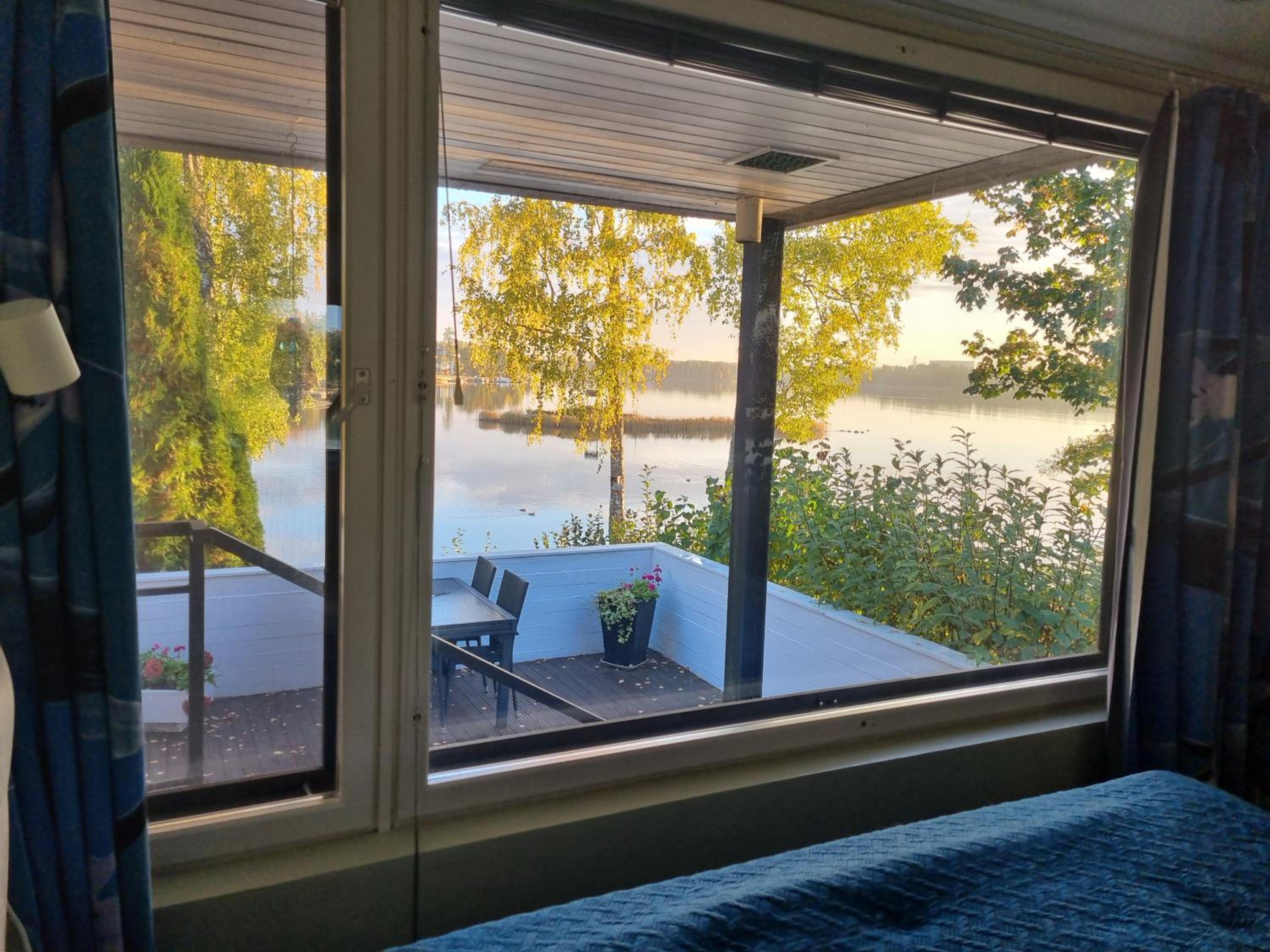 Gorgeous apartment by the sea view 2