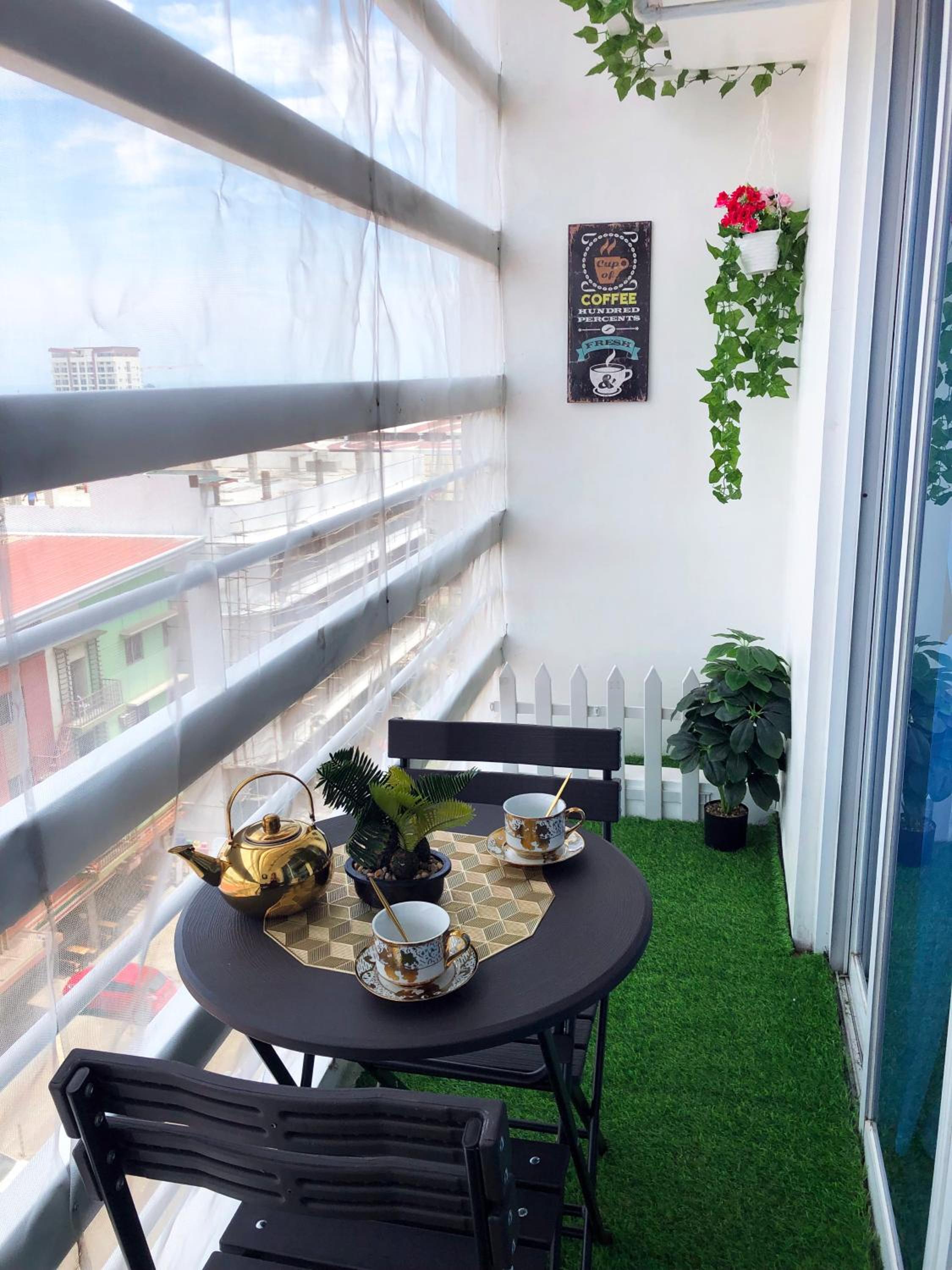 Modern 1BR with Balcony & Pool, Next to SM Mall view 5