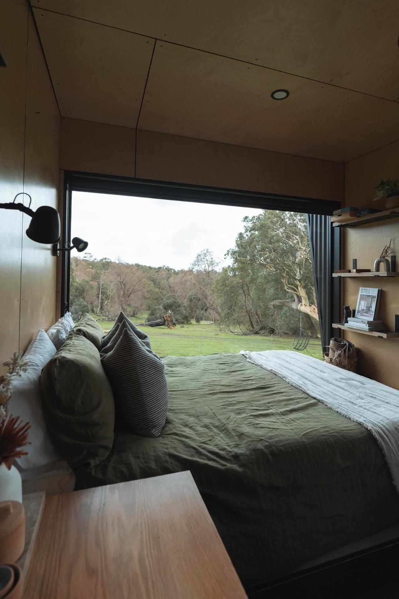 Tiny Cabin Fiona in Serpentine
