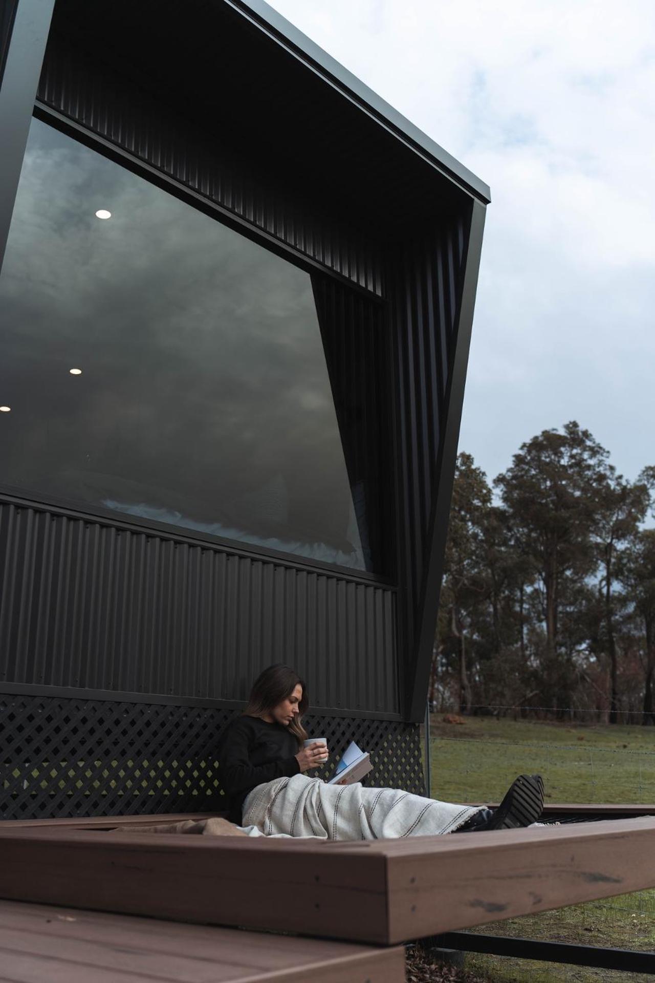 Tiny Cabin Fiona in Serpentine