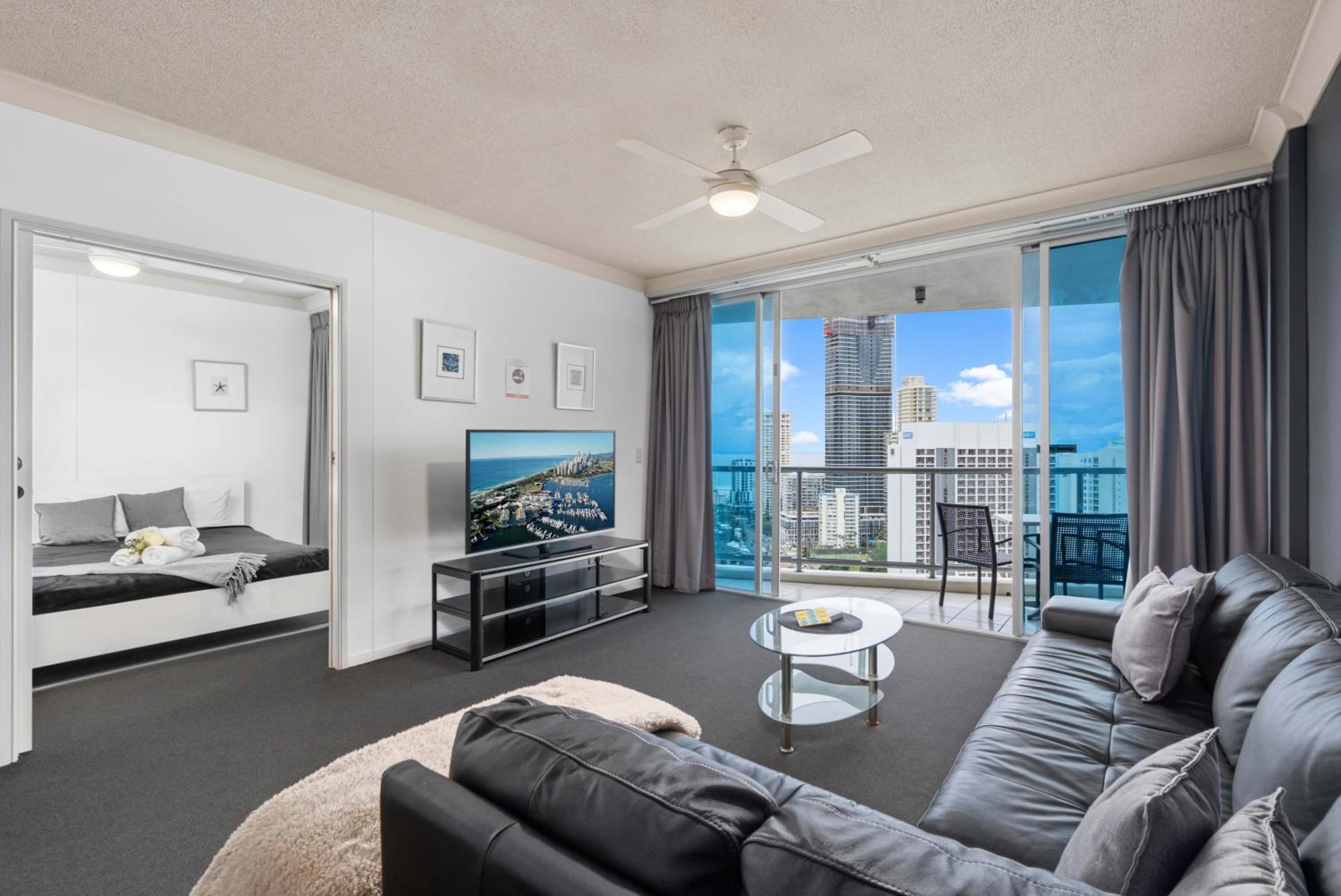 Chevron Renaissance Apartments - Hosted by Wow Stay