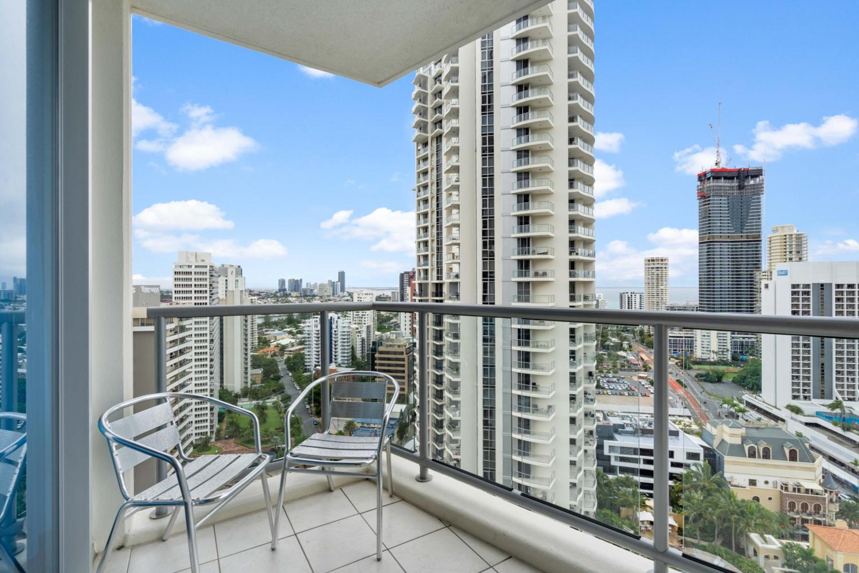Chevron Renaissance Apartments - Hosted by Wow Stay