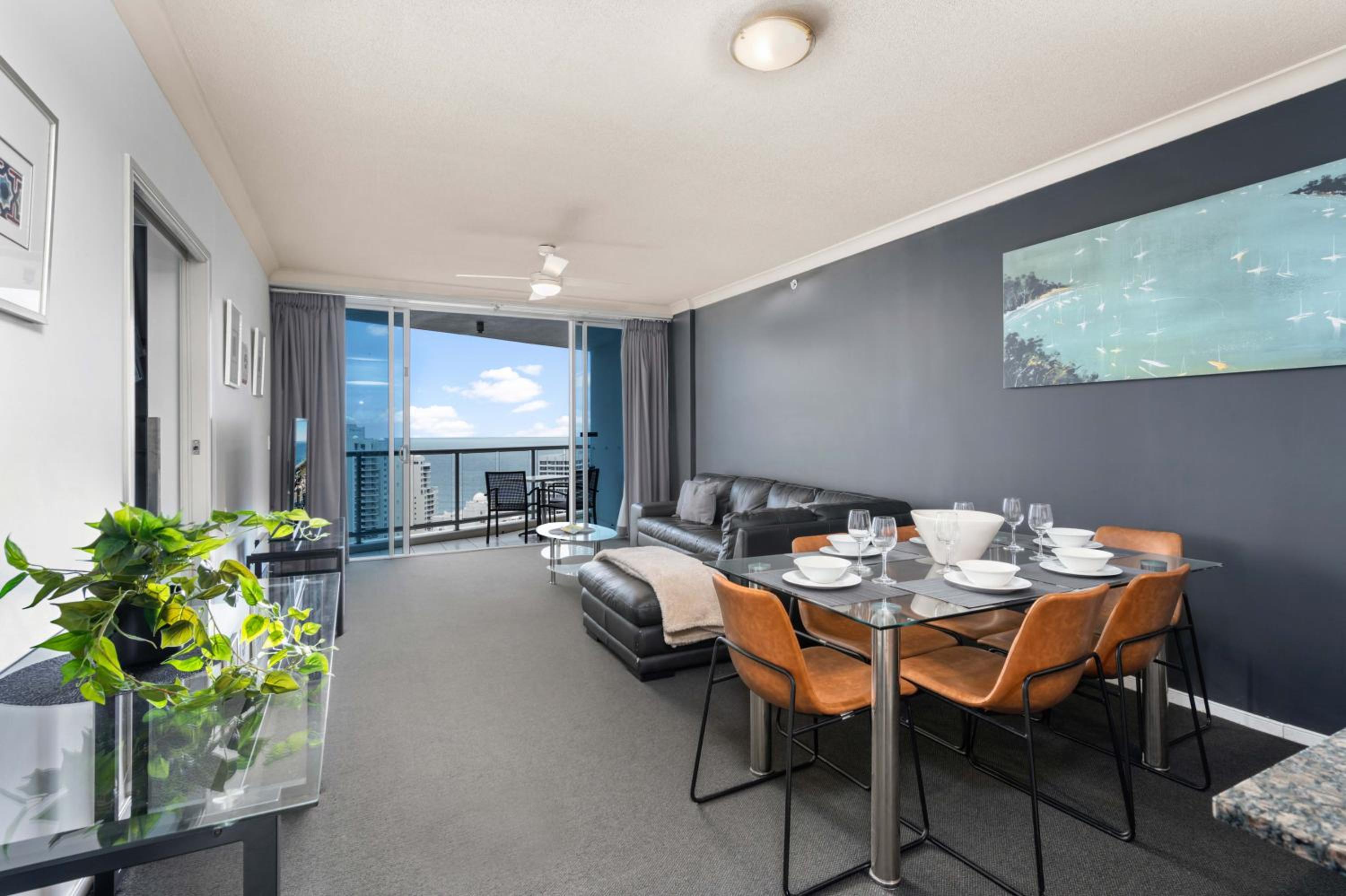 Chevron Renaissance Apartments - Hosted by Wow Stay