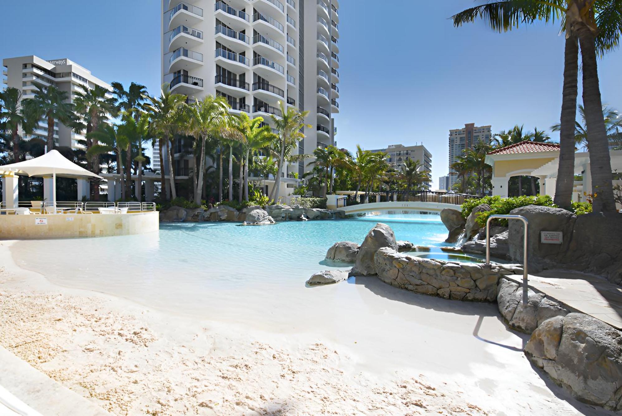 Chevron Renaissance Apartments - Hosted by Wow Stay