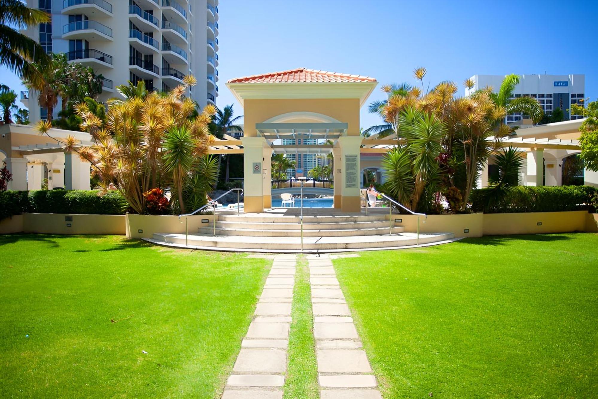 Chevron Renaissance Apartments - Hosted by Wow Stay