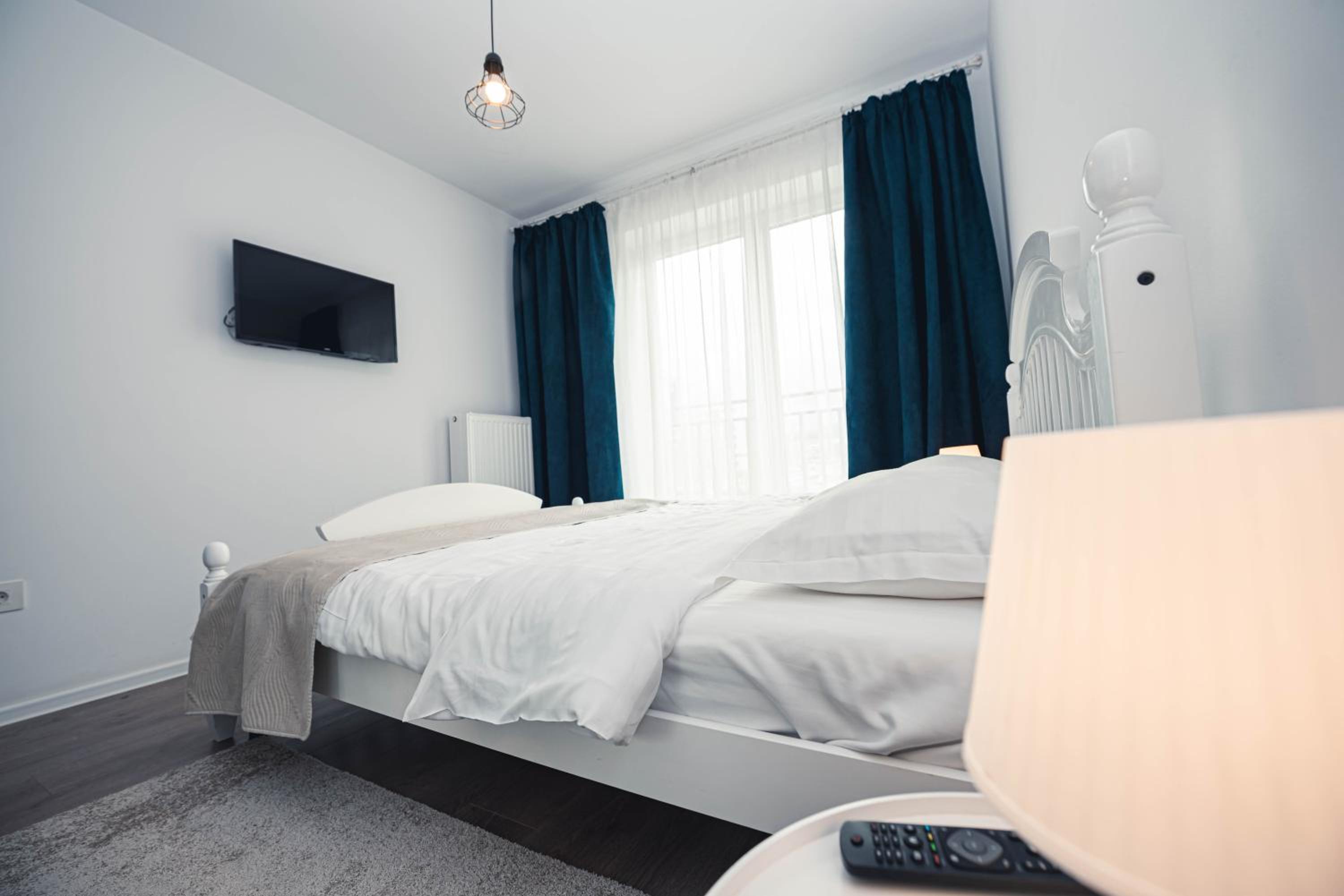 White Mood Apartment 2 Brasov view 5