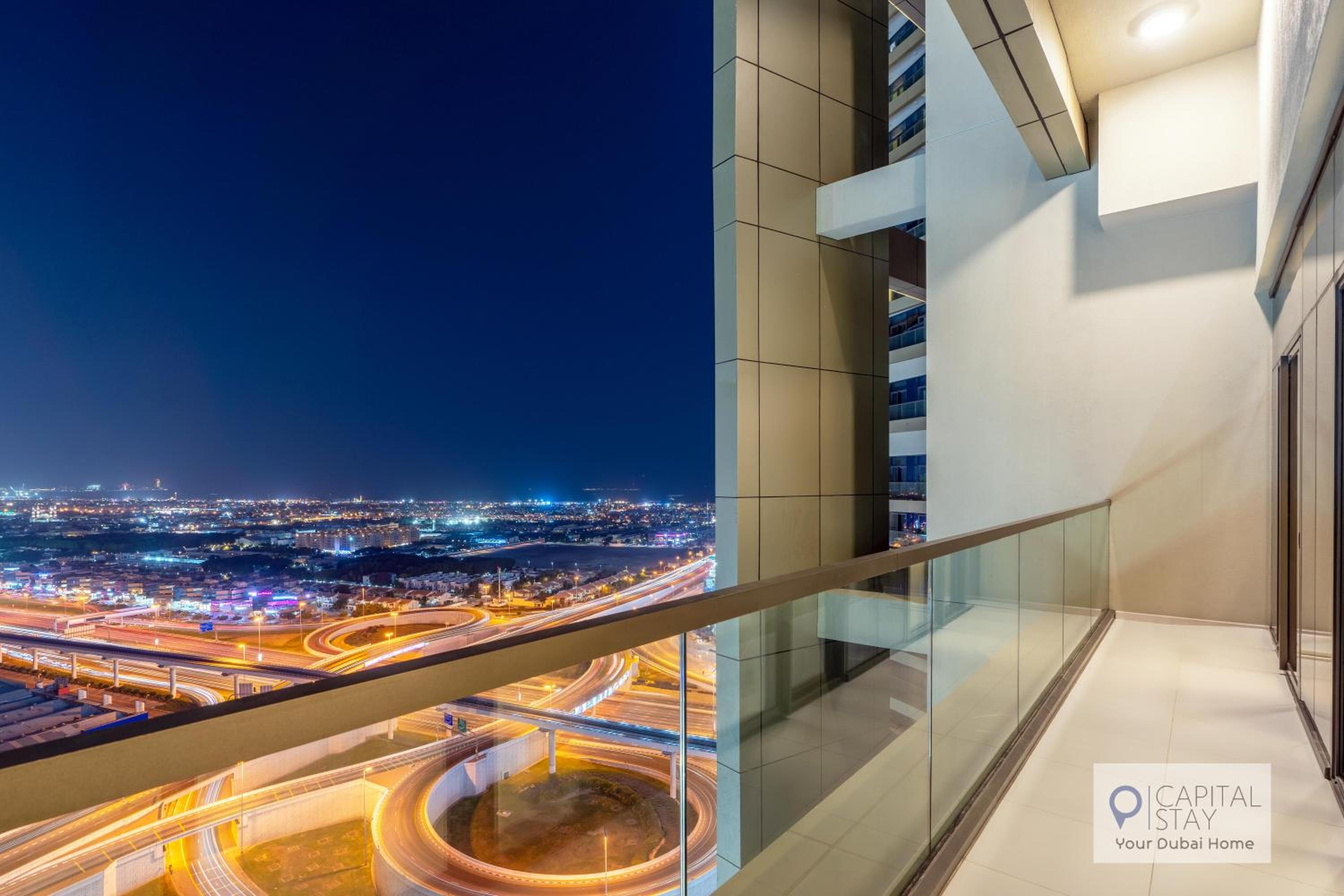 Capital Stay - 2 Bed Apt in Business Bay Dubai