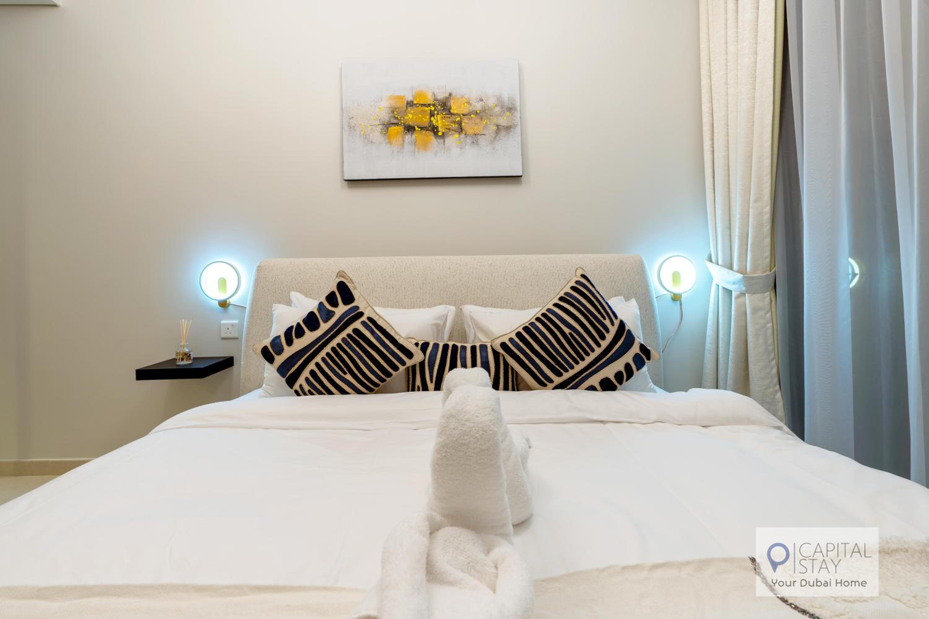 Capital Stay - 2 Bed Apt in Business Bay Dubai