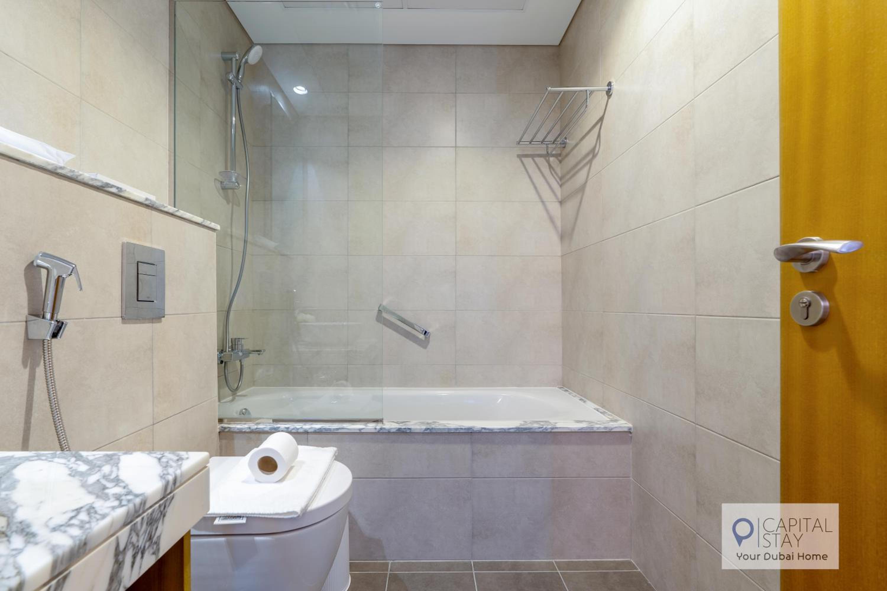 Capital Stay - 2 Bed Apt in Business Bay Dubai