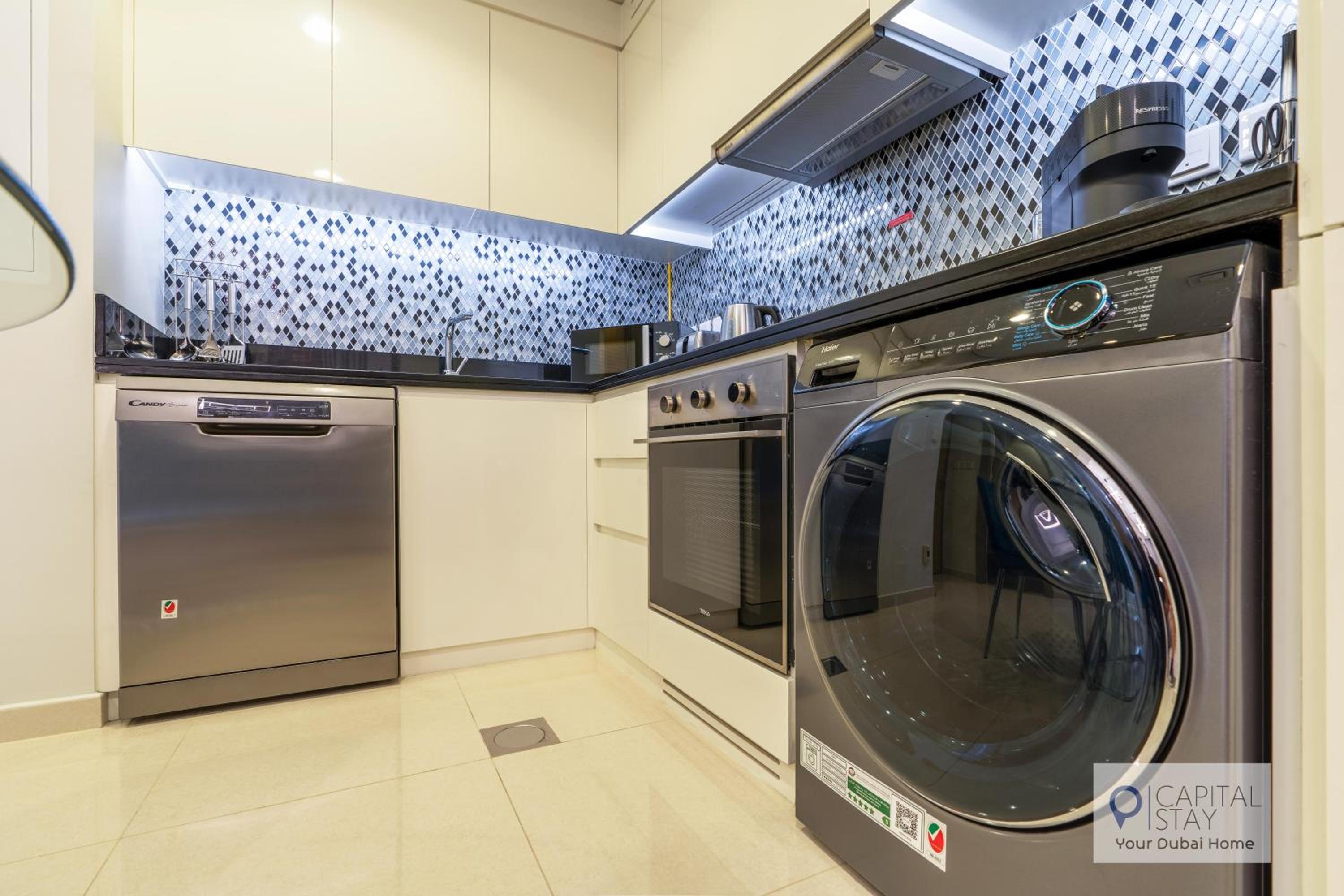 Capital Stay - 2 Bed Apt in Business Bay Dubai