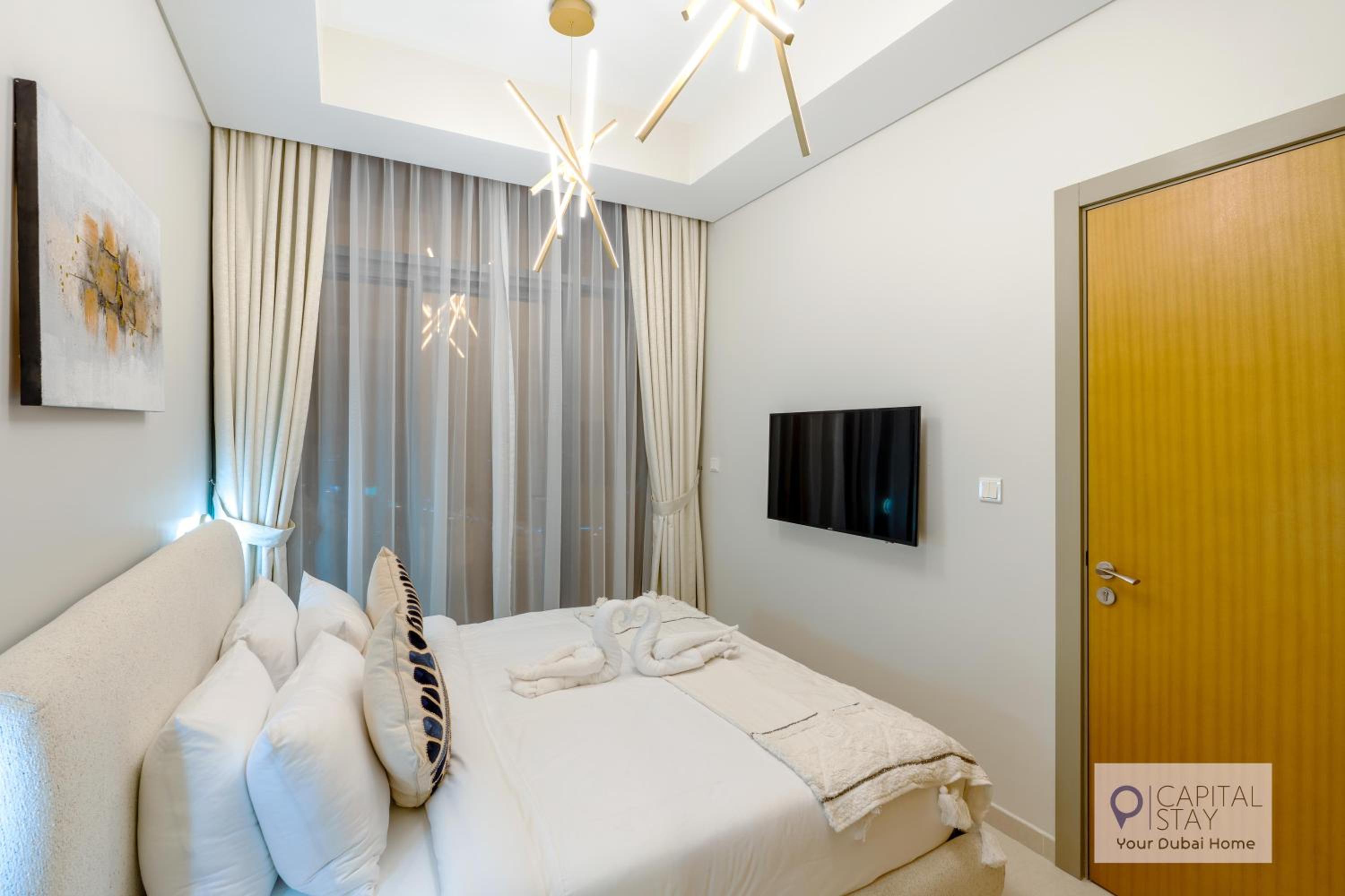 Capital Stay - 2 Bed Apt in Business Bay Dubai
