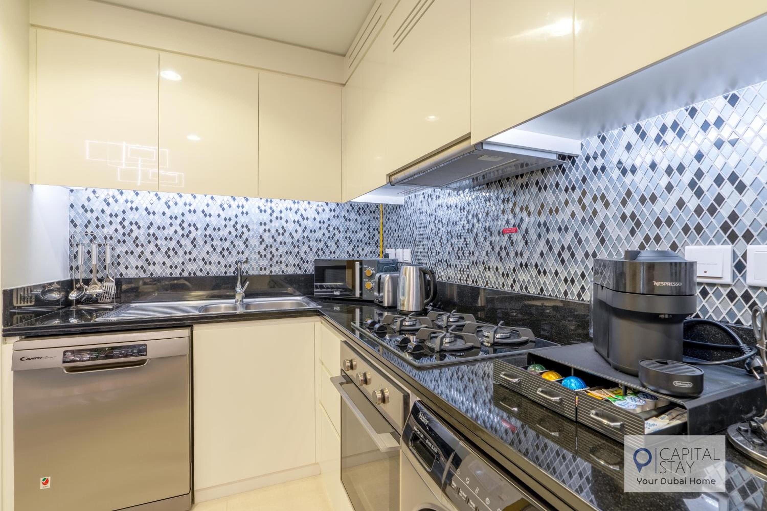 Capital Stay - 2 Bed Apt in Business Bay Dubai