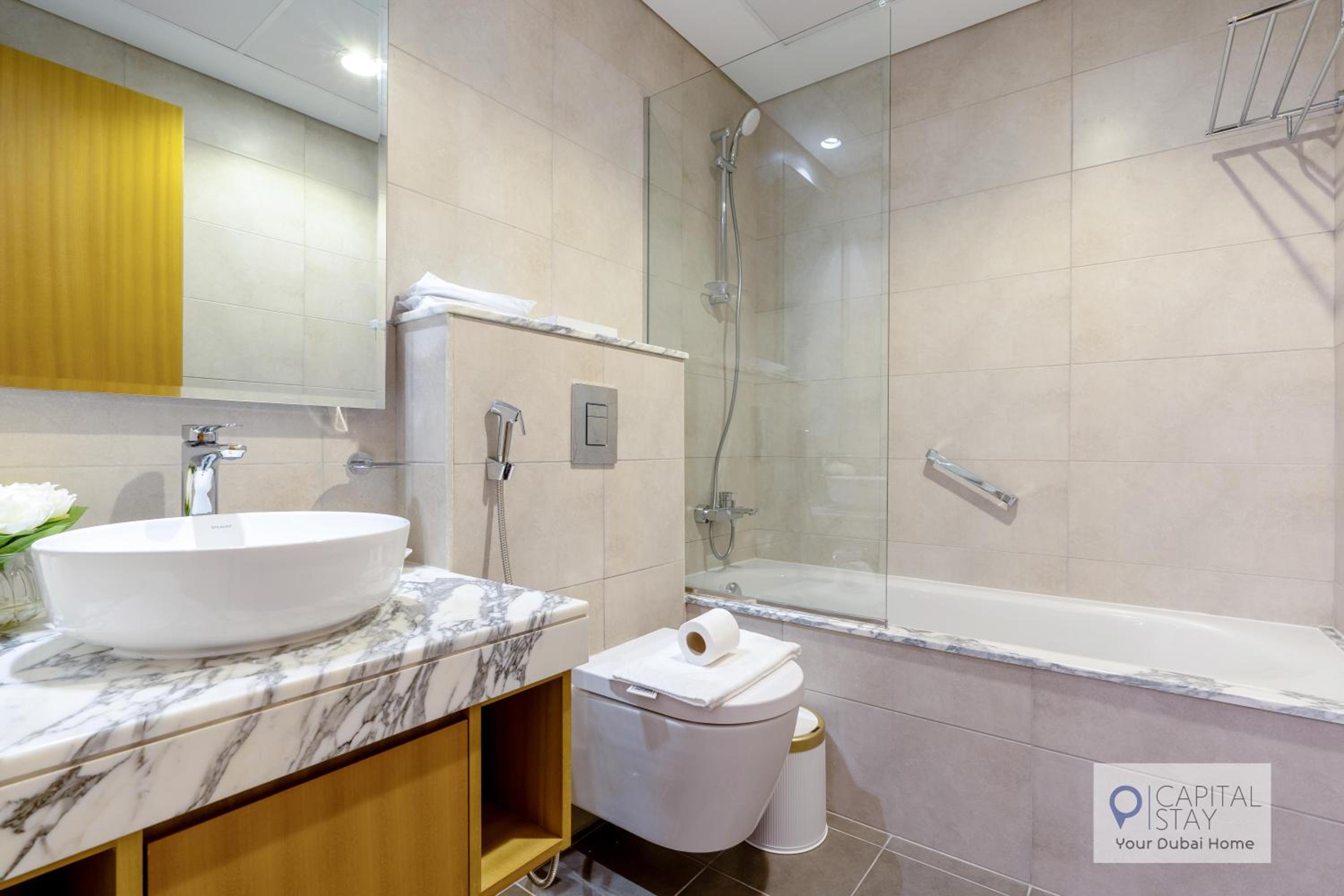 Capital Stay - 2 Bed Apt in Business Bay Dubai