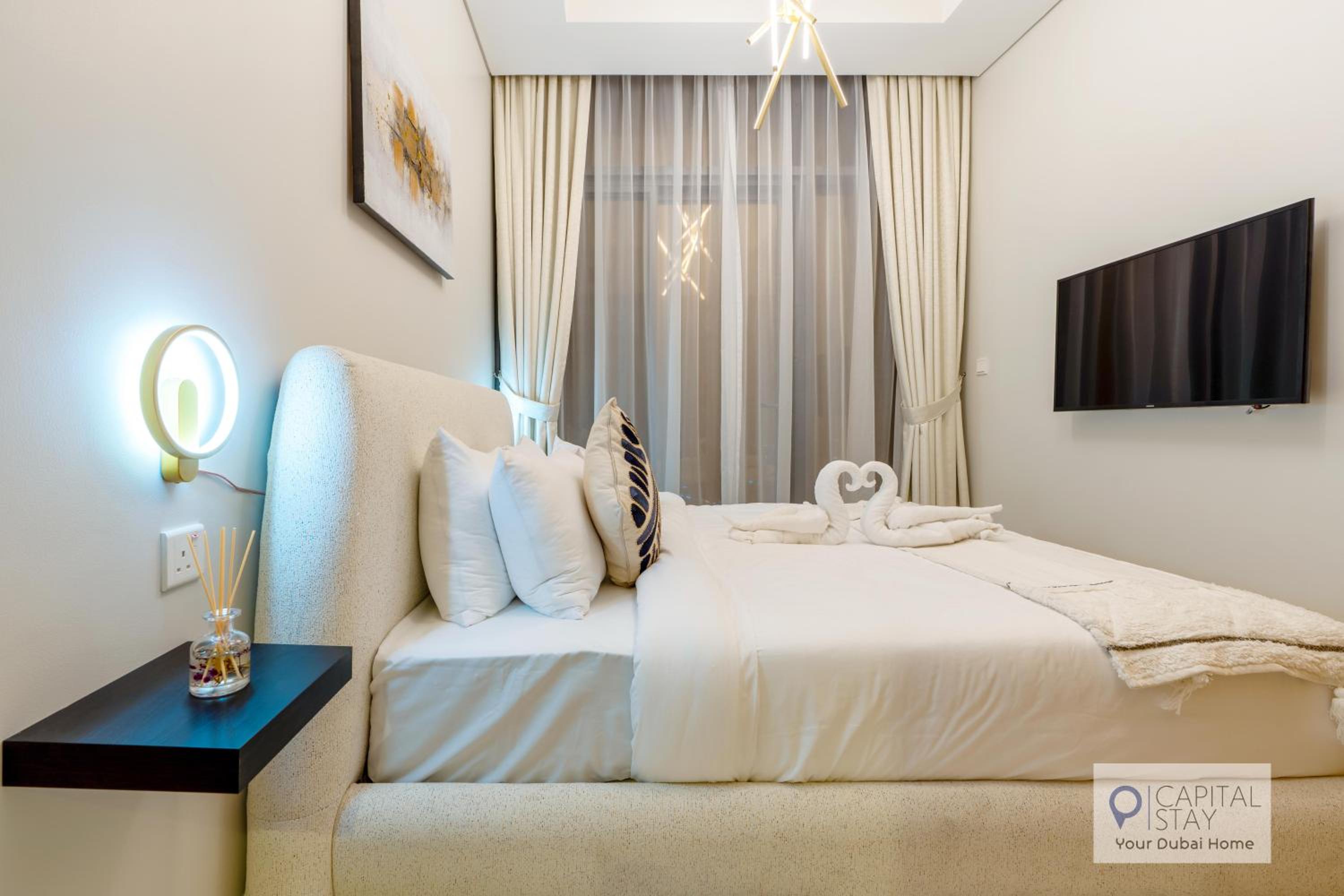Capital Stay - 2 Bed Apt in Business Bay Dubai
