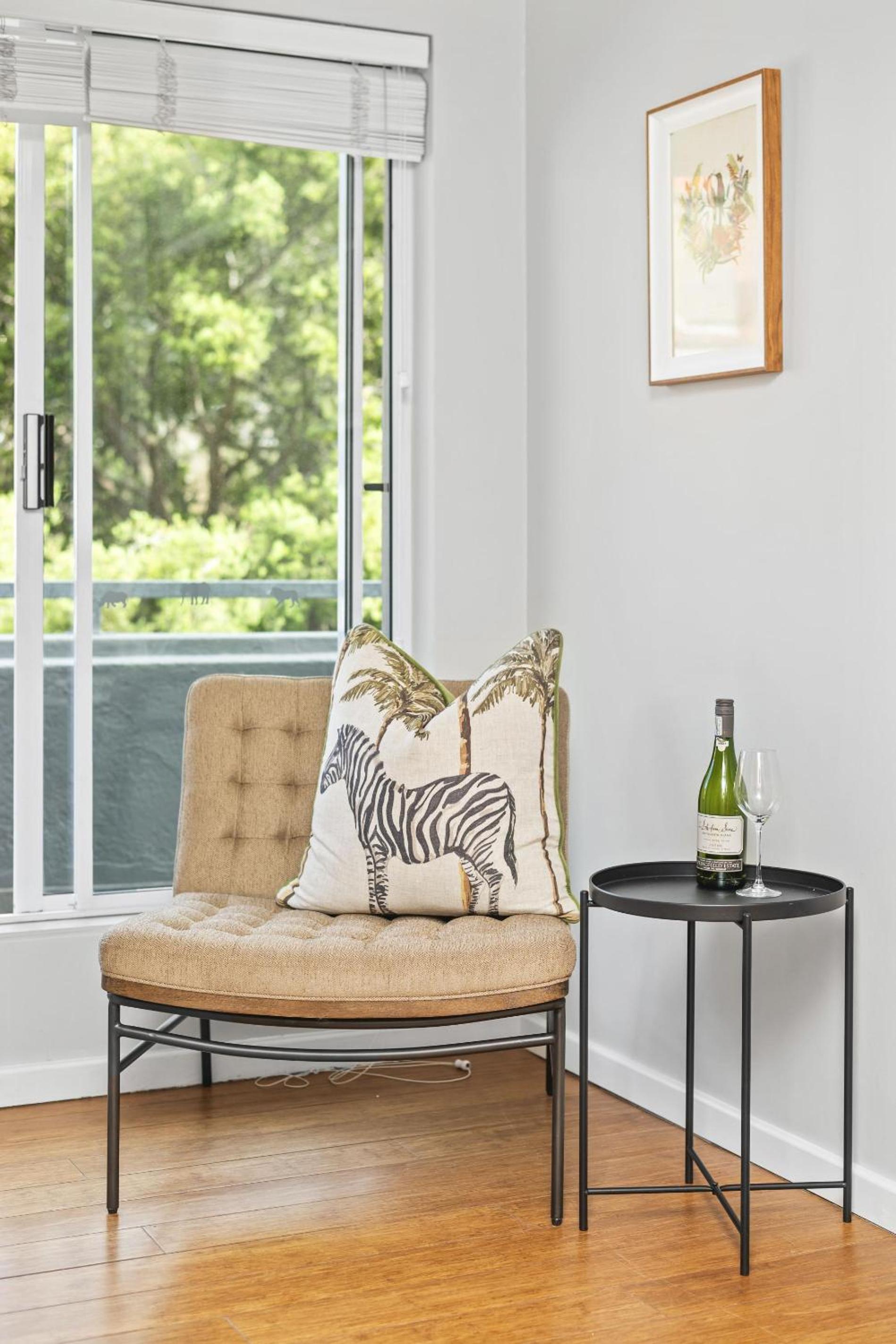 Woodlands House Charming 1BR Apartment view 4