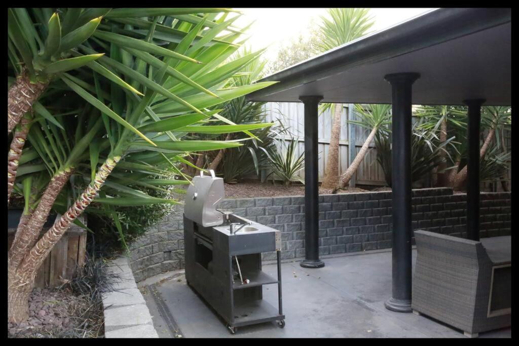 Charming modern well decor house Kingston, Hobart