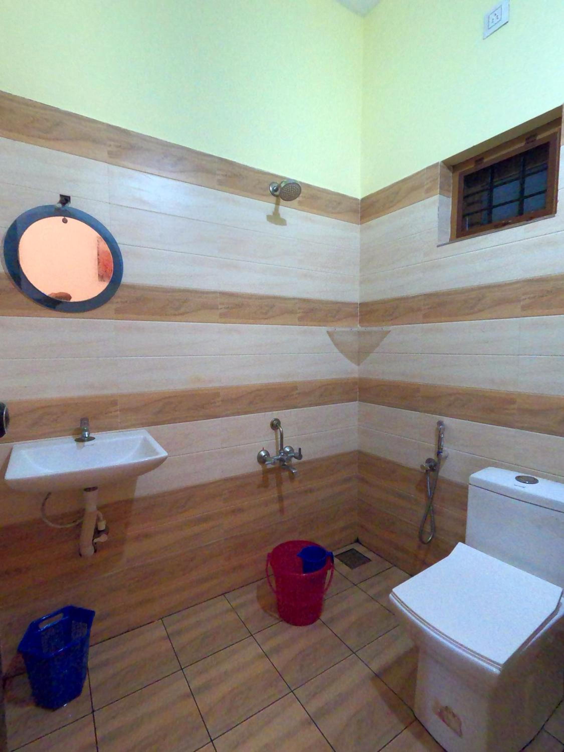 Clive Ten Resorts Athirappilly,10 minutes drive from Athirappilly waterfall