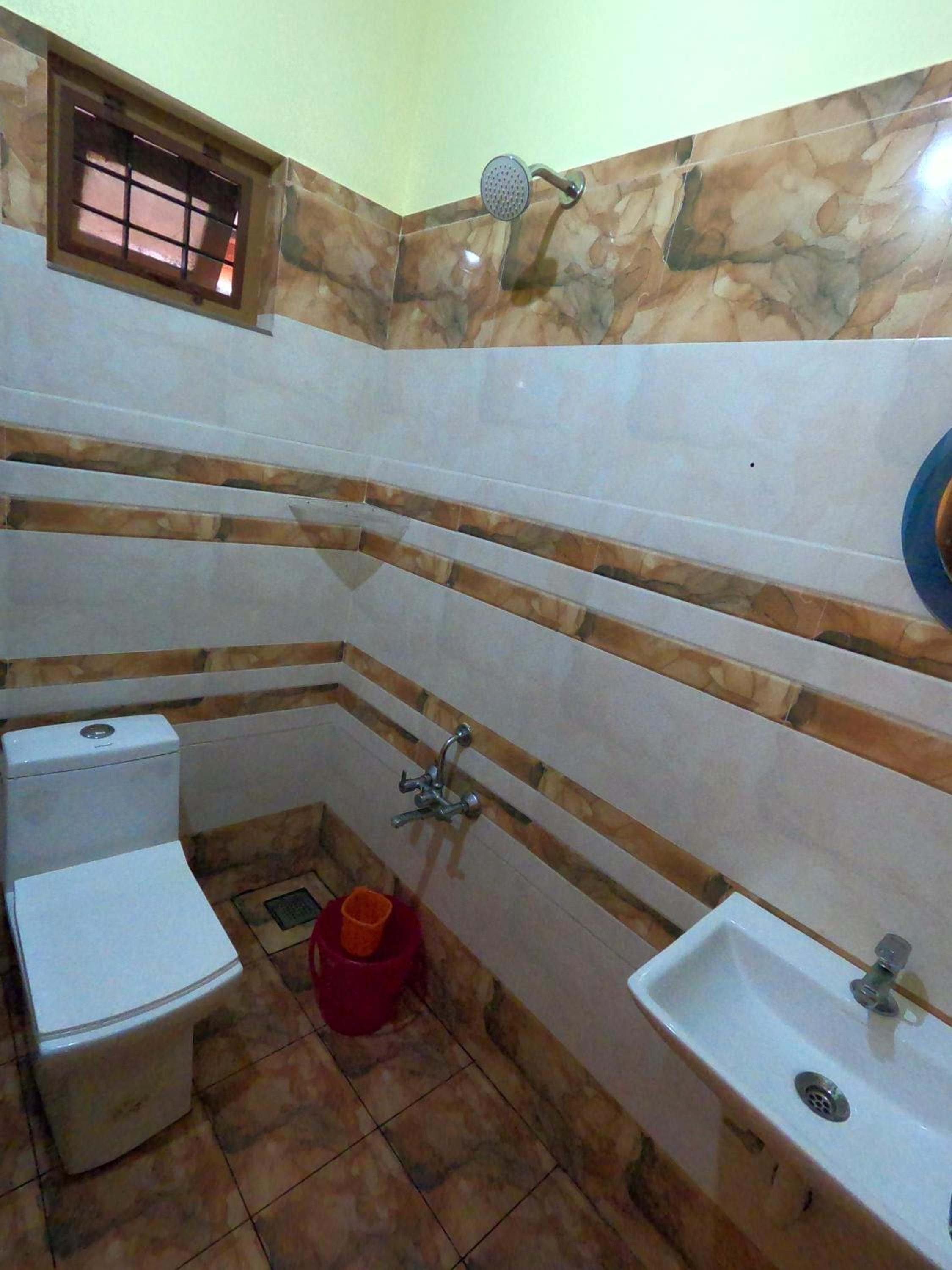 Clive Ten Resorts Athirappilly,10 minutes drive from Athirappilly waterfall