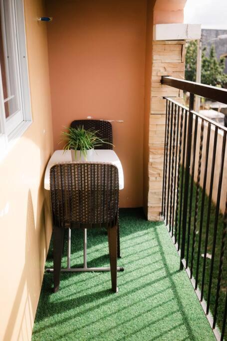 AR05 Eva's Brand New 1BR Arezzo Place view 5