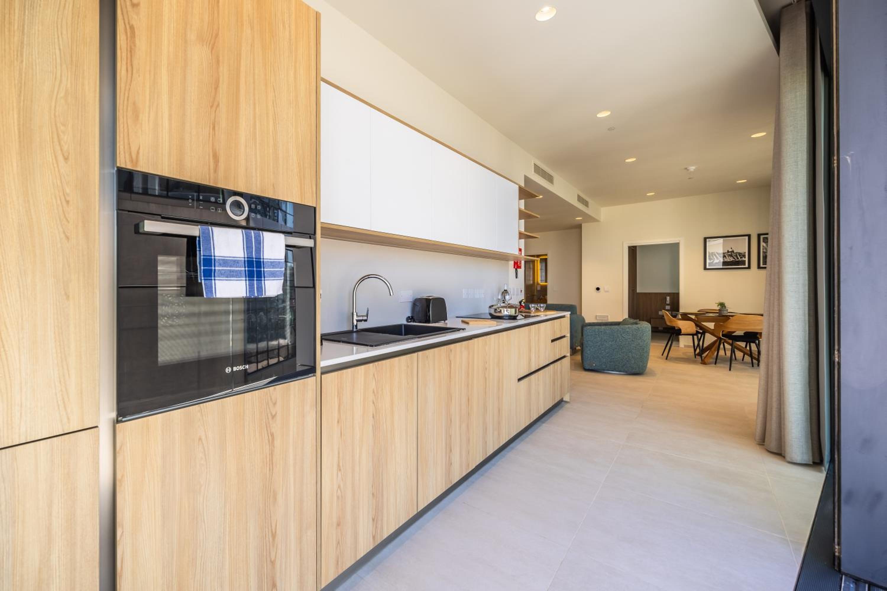Cityscape Residence in Mercury Tower photo 3