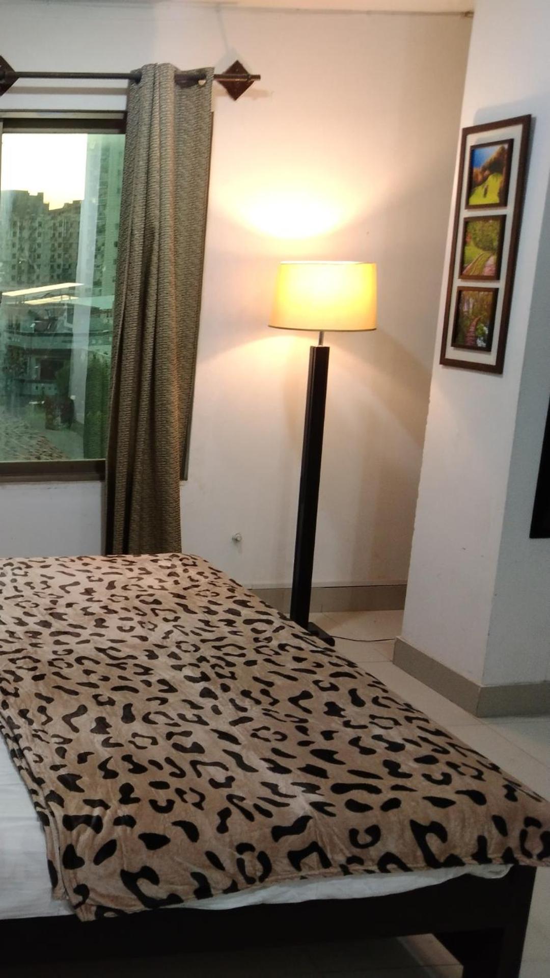 Beautiful Furnished Family Entire 1 Bed Apartment view 4