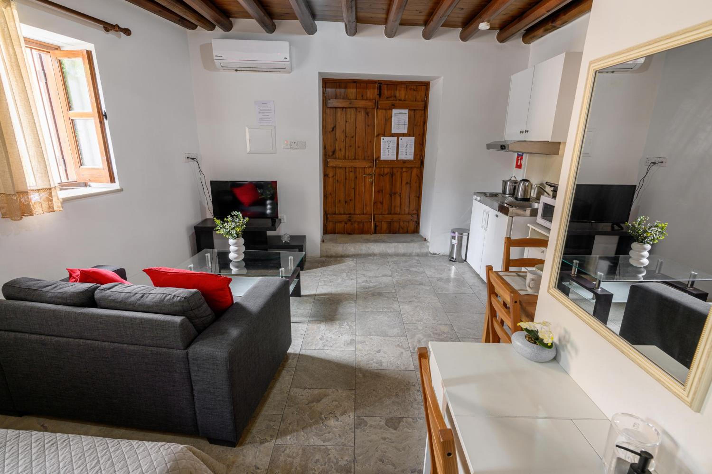 Omodos vintage houses