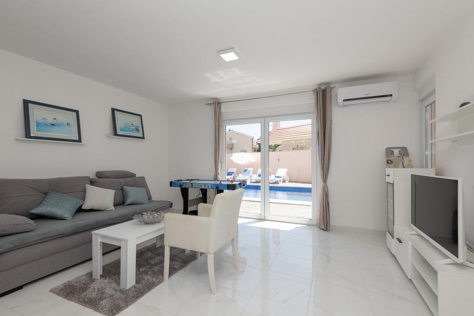 Villa Bianca with private pool view 5