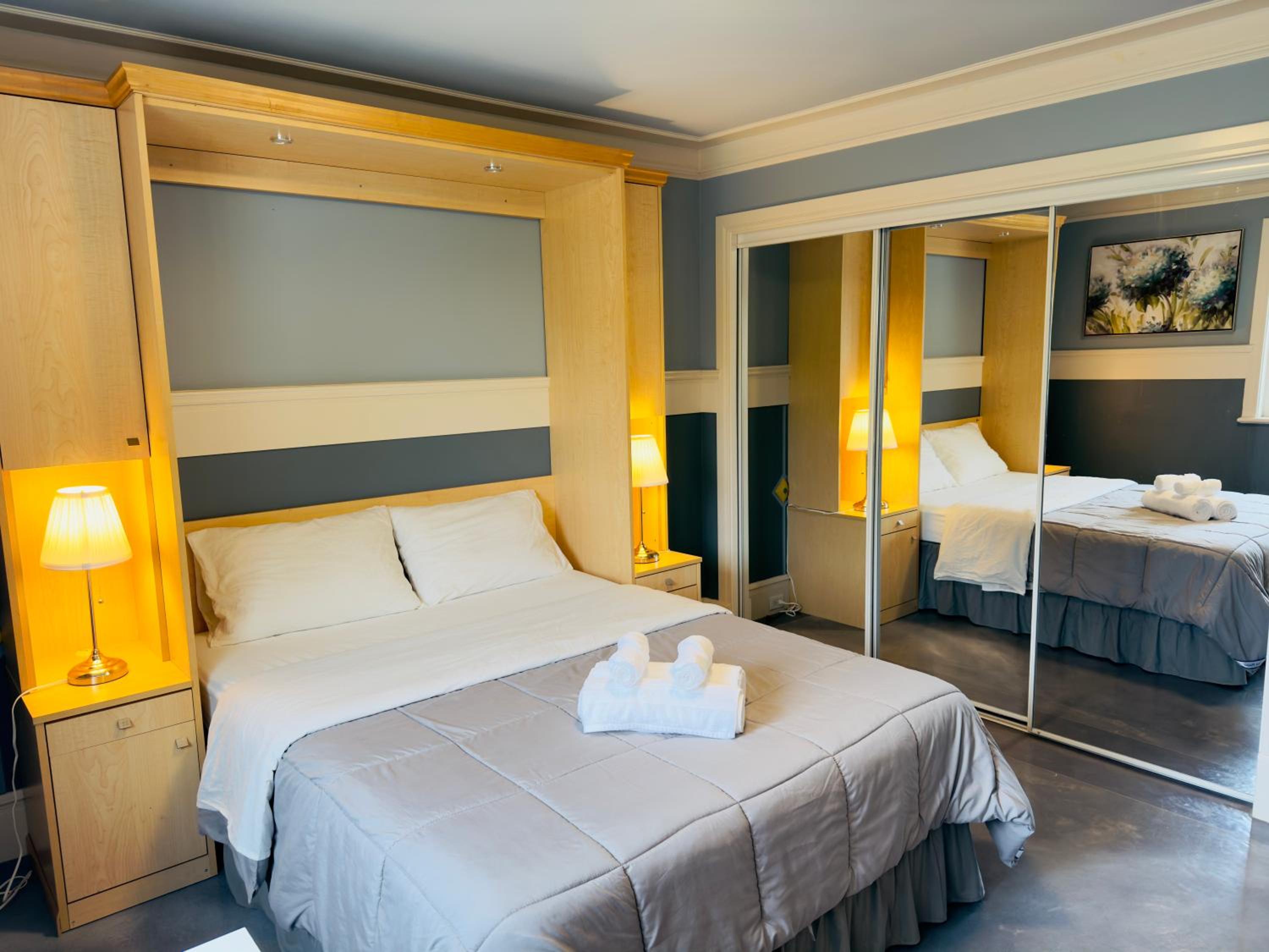 Unitrip Queen Bed Room 3