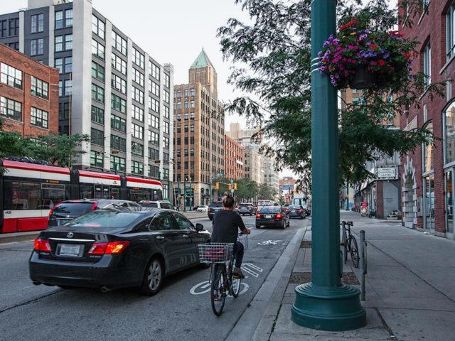 Spacious Corner Apartment Downtown Toronto
